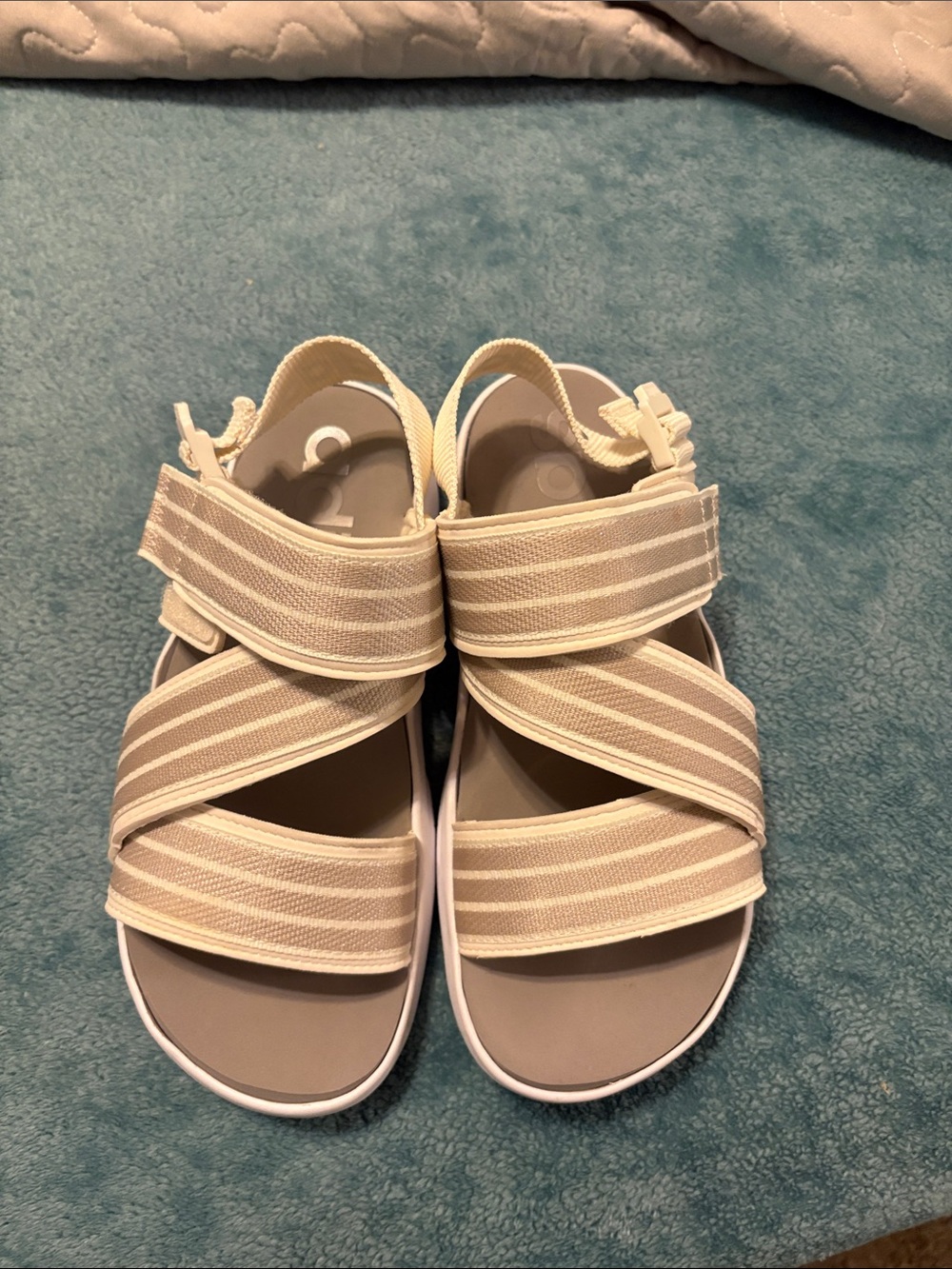 Adidas retro style sandal women’s size 6.